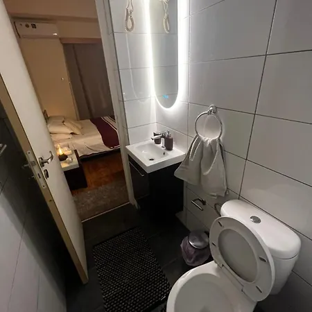 بيت شباب Xanthis Centre *