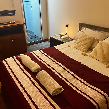 بيت شباب Xanthis Centre *