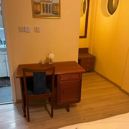 بيت شباب Xanthis Centre *