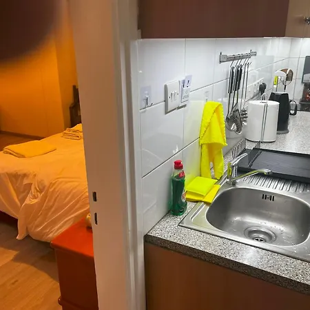 بيت شباب Xanthis Centre