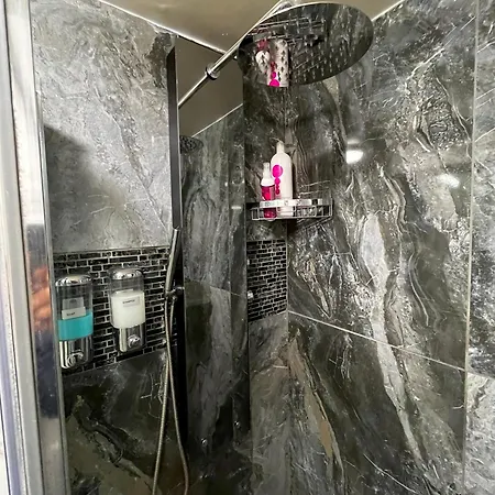 Xanthis Centre بيت شباب