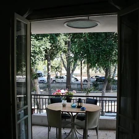 Xanthis Centre بيت شباب