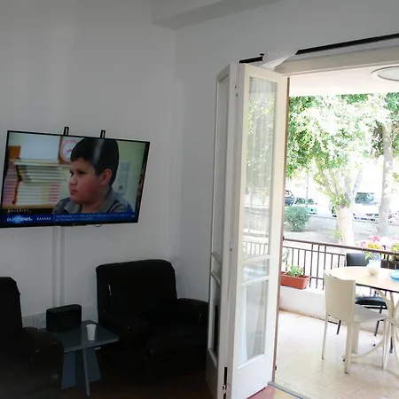 Xanthis Centre بيت شباب *